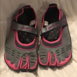 Body Glove water shoes